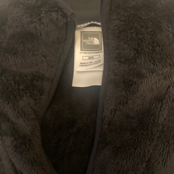 The North Face Pullover - Picture 2 of 5